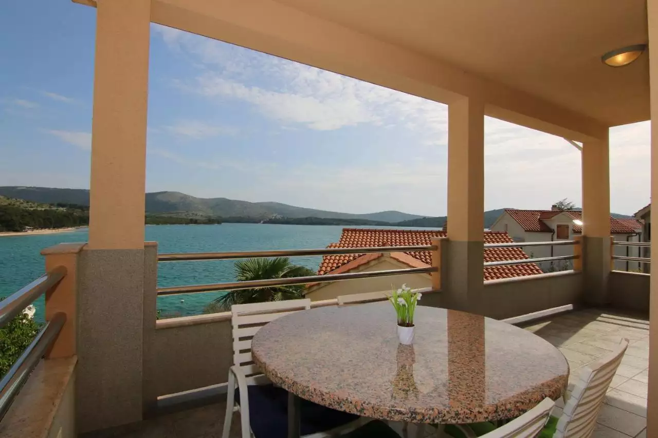 Hotels 330m² in Croatia, Zaboric. Priced at 990000€ rent photo-5