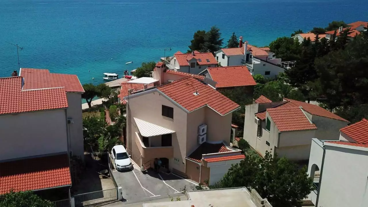 Hotels 330m² in Croatia, Zaboric. Priced at 990000€ rent photo-6
