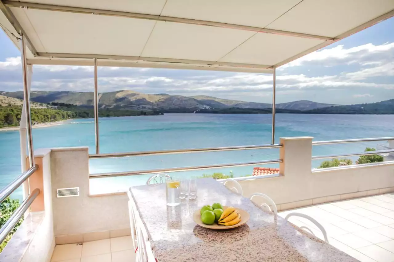 Hotels 330m² in Croatia, Zaboric. Priced at 990000€ rent photo-7