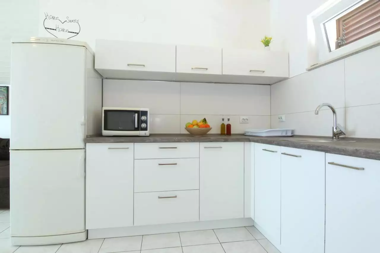 Hotels 330m² in Croatia, Zaboric. Priced at 990000€ rent photo-11