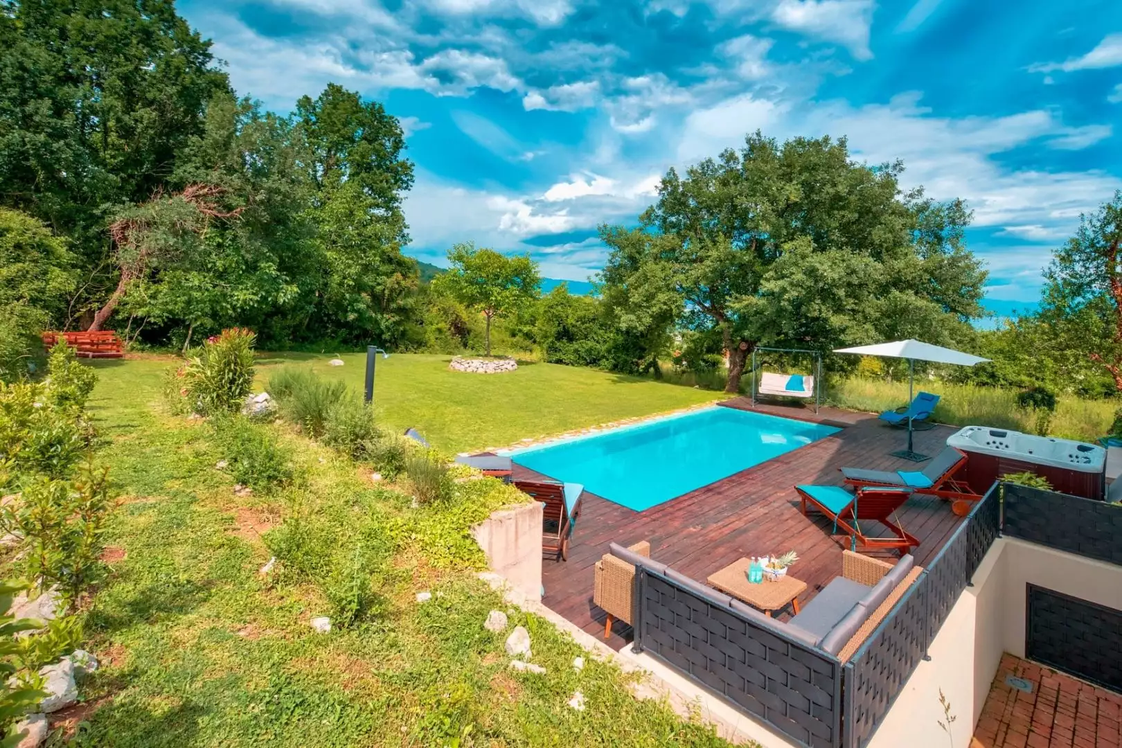 Villa 250m² in Croatia, Poljane. Priced at 840000€ rent photo-1