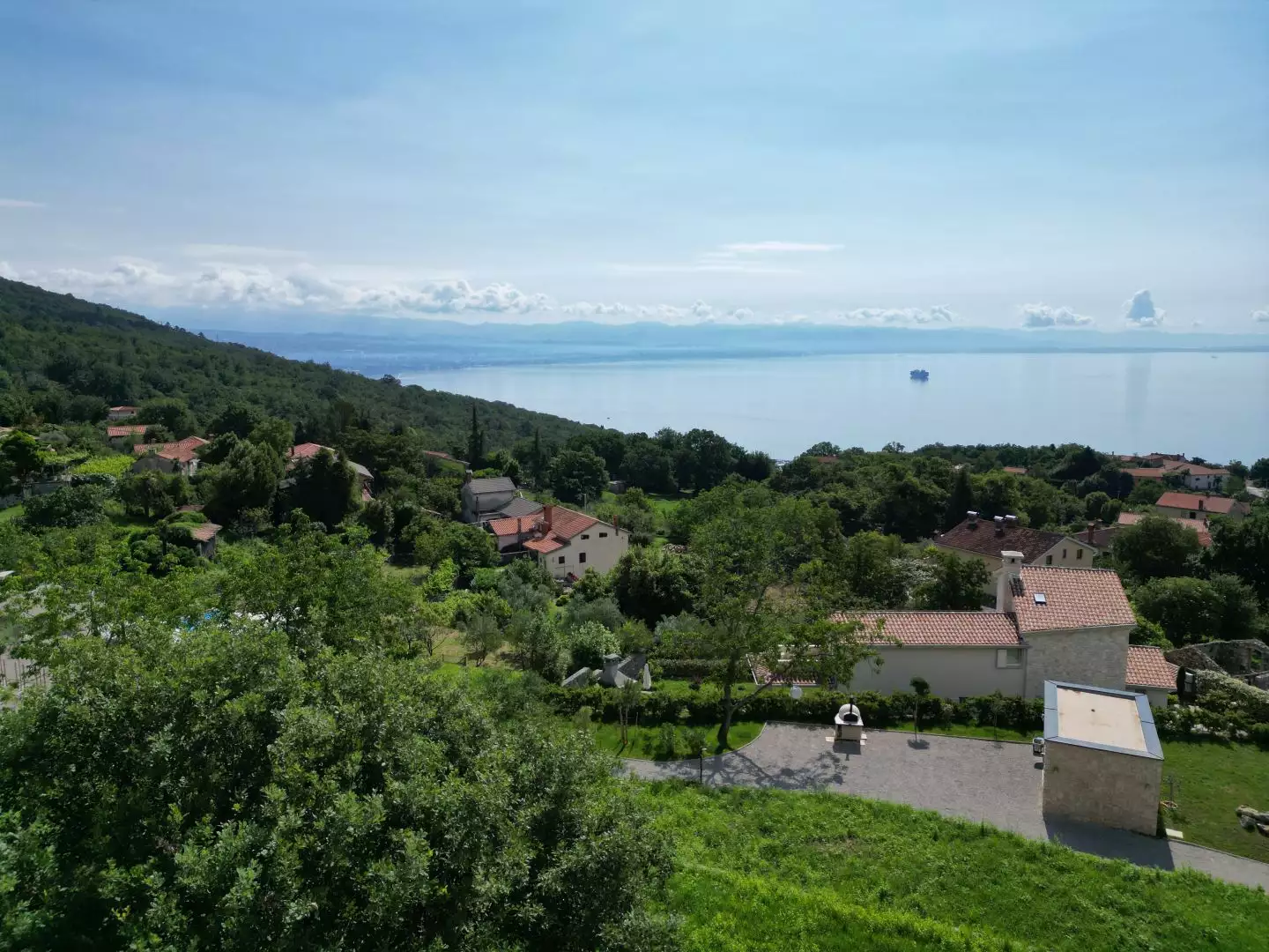 Villa 250m² in Croatia, Poljane. Priced at 840000€ rent photo-11