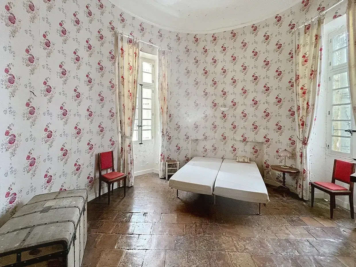 Castle 1200m² in France, Пезена. Priced at 1090000€ rent photo-7