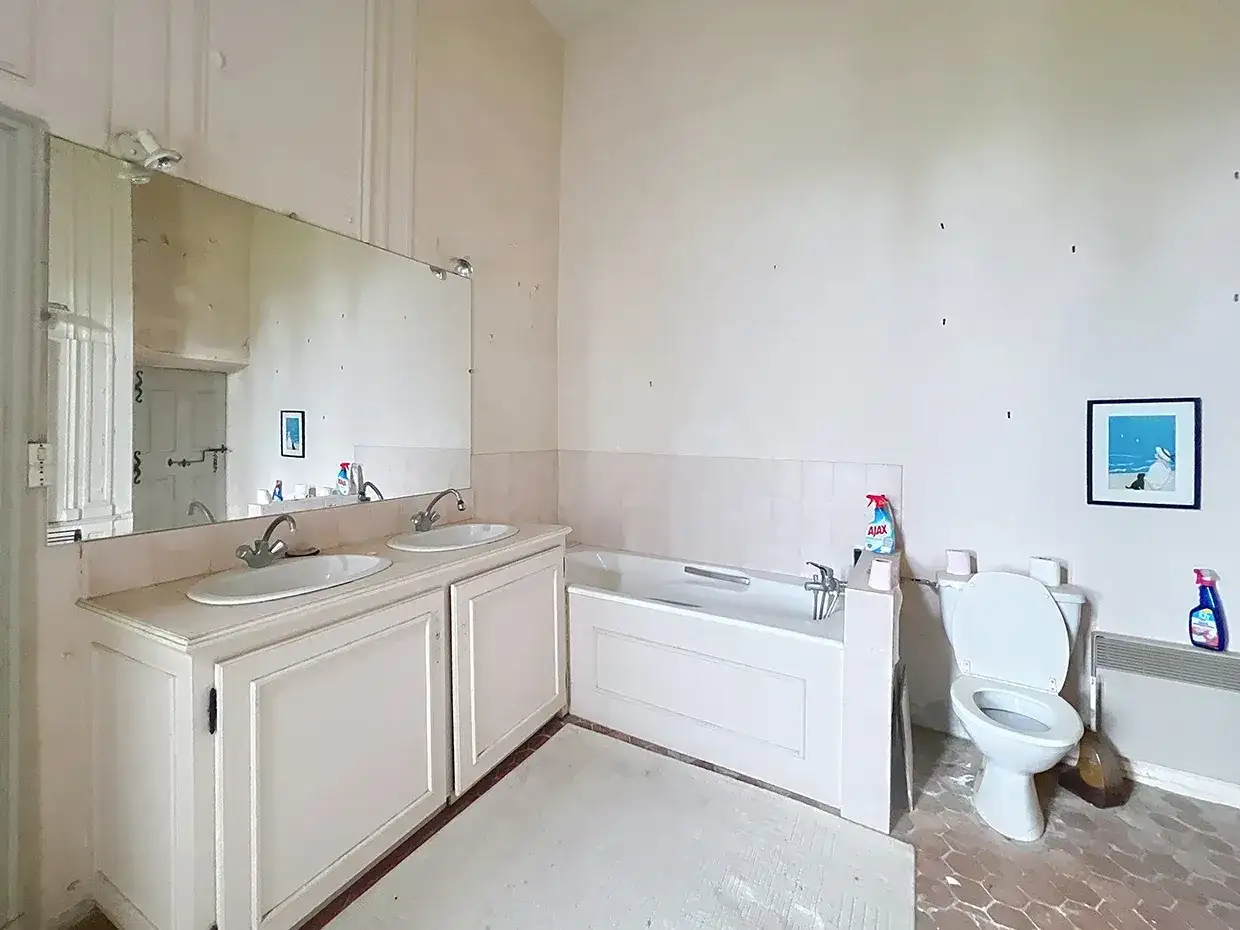 Castle 1200m² in France, Пезена. Priced at 1090000€ rent photo-11