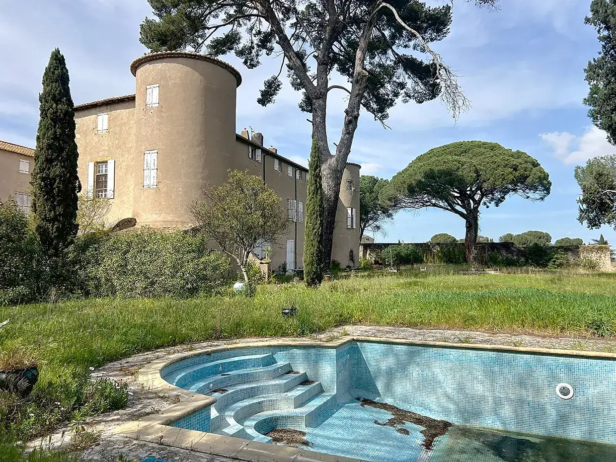 Castle 1200m² in France, Пезена. Priced at 1090000€ rent photo-15
