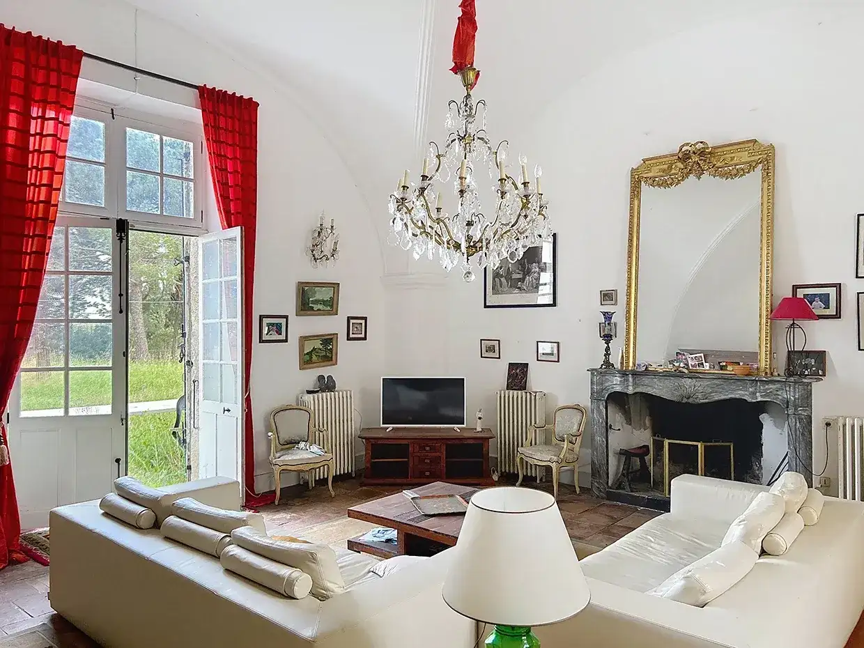 Castle 1200m² in France, Пезена. Priced at 1090000€ rent photo-19