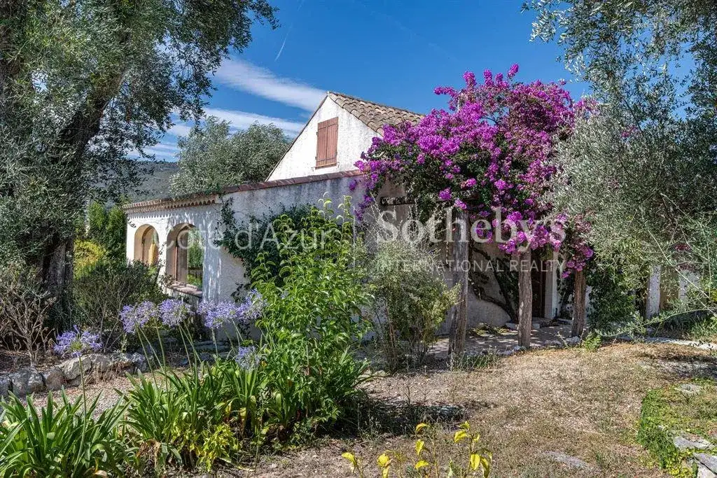 Castle 308m² in France, Falicon. Priced at 950000€ rent photo-3