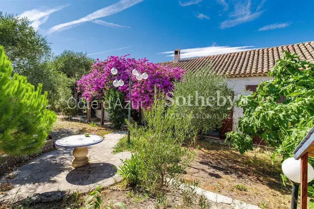 Castle 308m² in France, Falicon. Priced at 950000€ rent photo-4