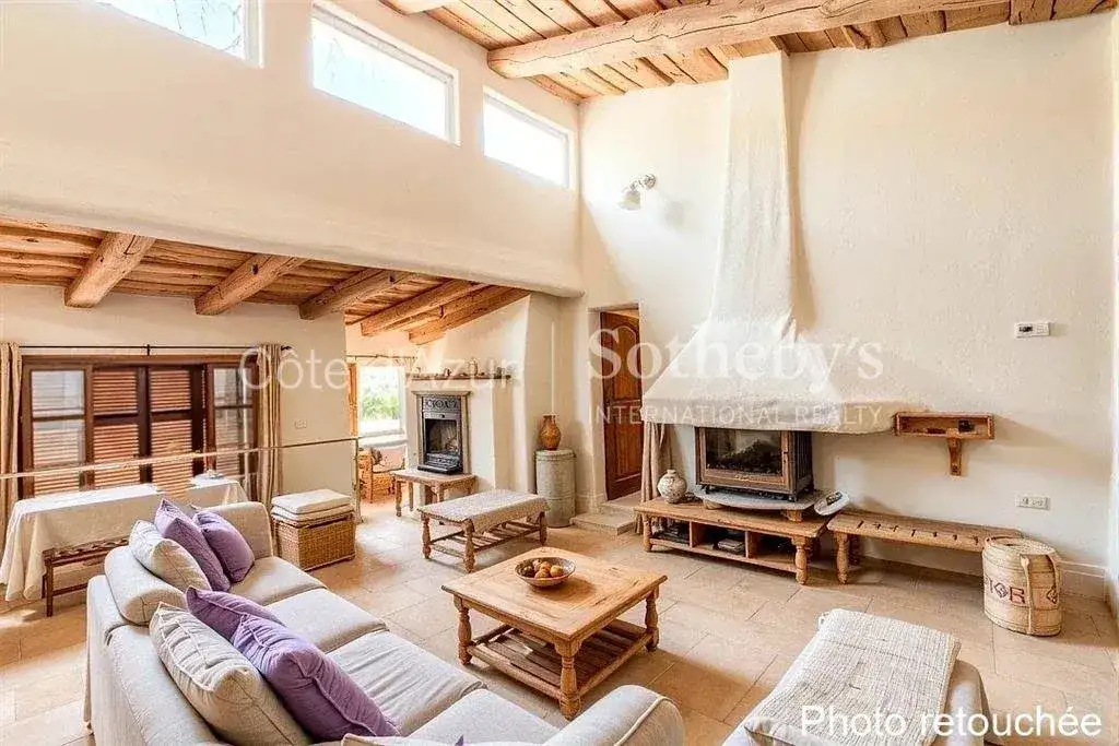 Castle 308m² in France, Falicon. Priced at 950000€ rent photo-5