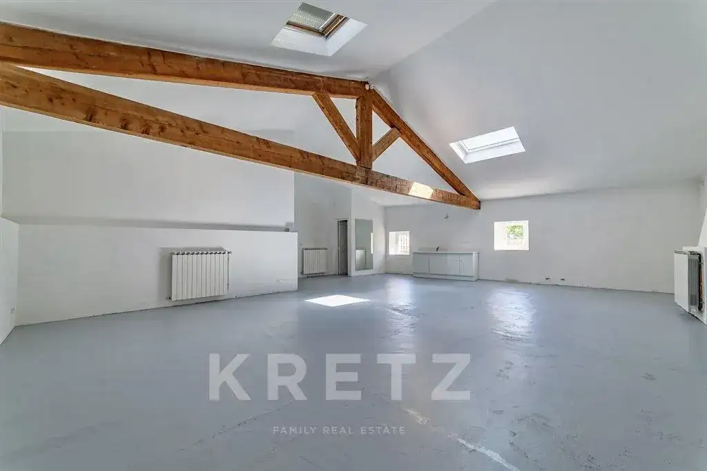 Castle 303m² in France, Bernic. Priced at 695000€ rent photo-8
