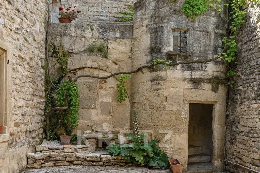 Castle 303m² in France, Bernic. Priced at 695000€ rent photo-10