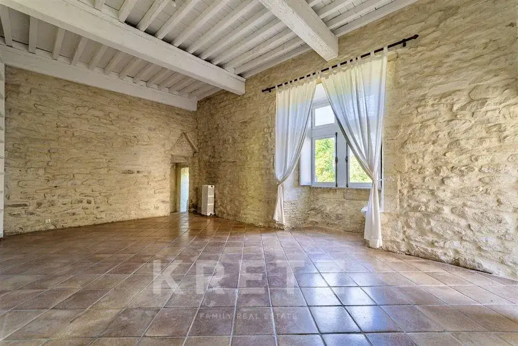 Castle 303m² in France, Bernic. Priced at 695000€ rent photo-15