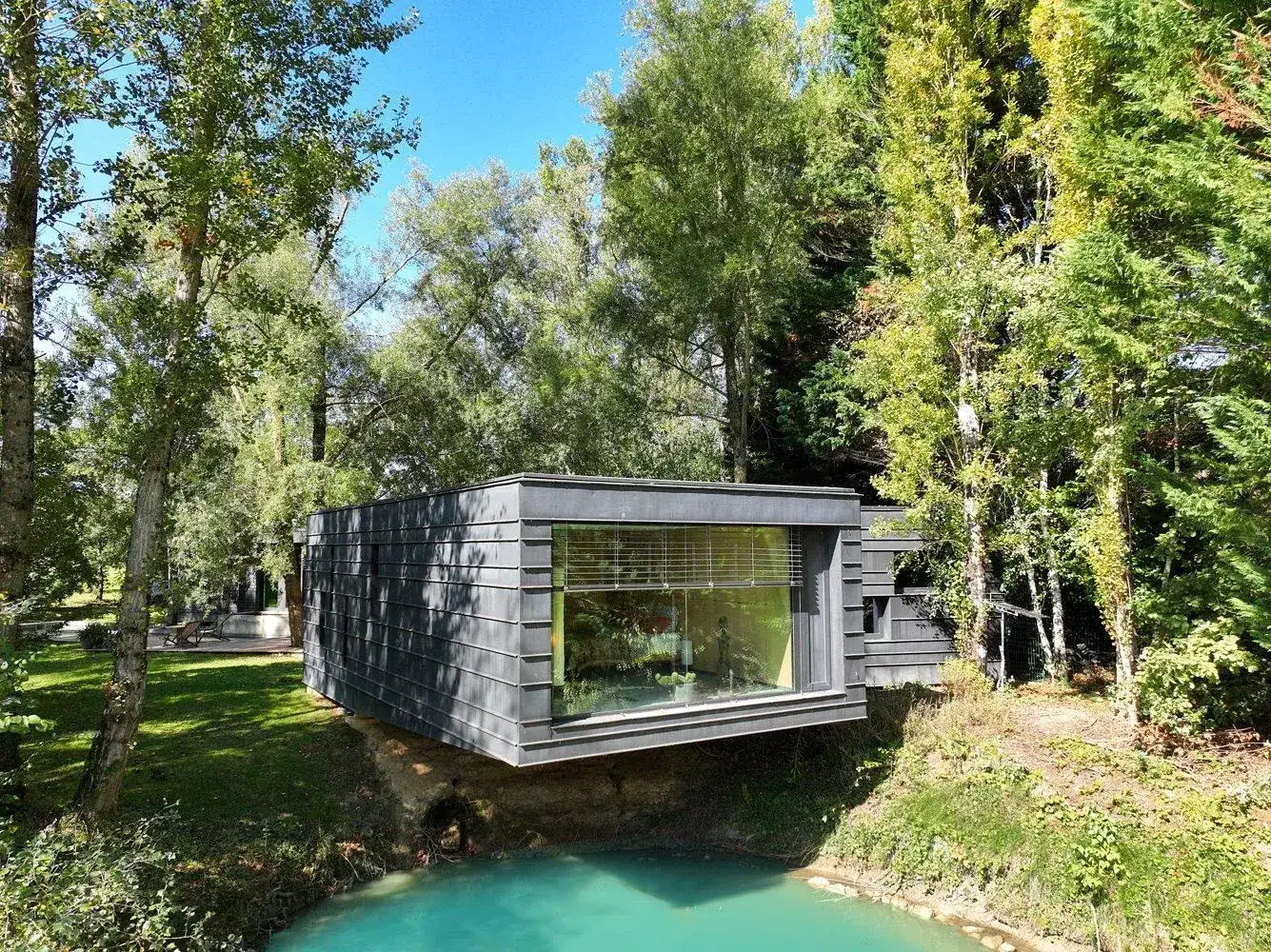 Castle 185m² in France, Foot. Priced at 920000€ rent photo-14
