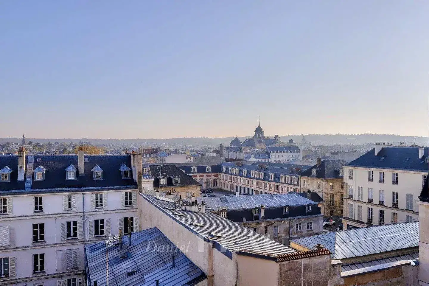 Castle 50m² in France, Versailles. Priced at 389000€ rent photo-5