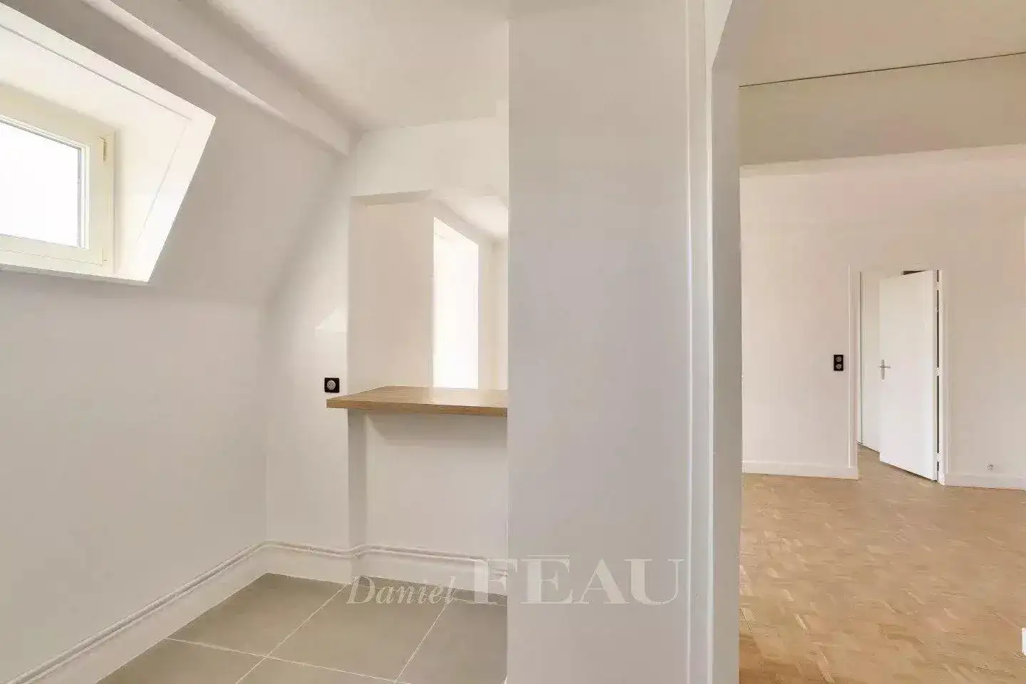 Castle 50m² in France, Versailles. Priced at 389000€ rent photo-15