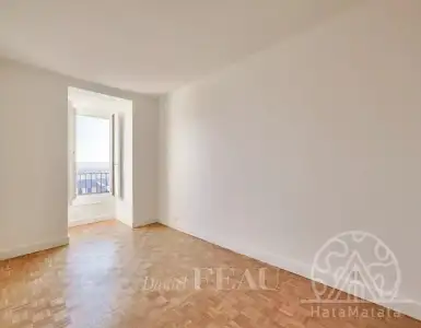 Buy in France for 389000€