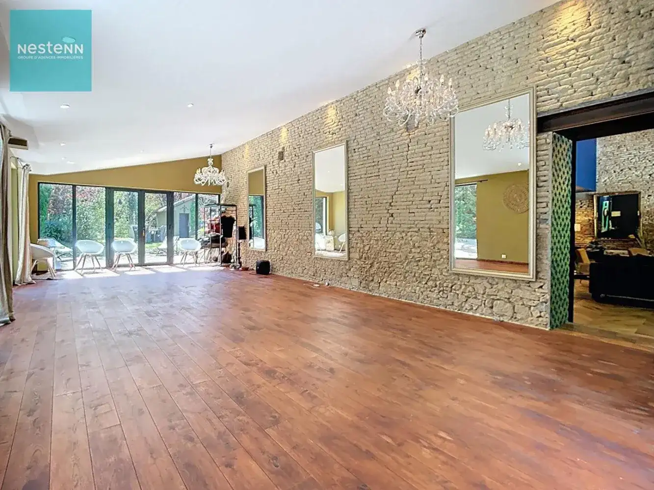 Castle 402m² in France, Villefranche de Lorage. Priced at 895000€ rent photo-9