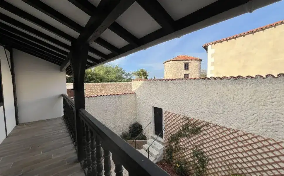 Castle 425m² in France, Saint-Sever. Priced at 1095000€ rent photo-12