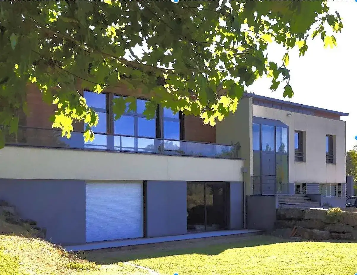 Castle 255m² in France, Vounei-soo-Biar. Priced at 464000€ rent photo-4