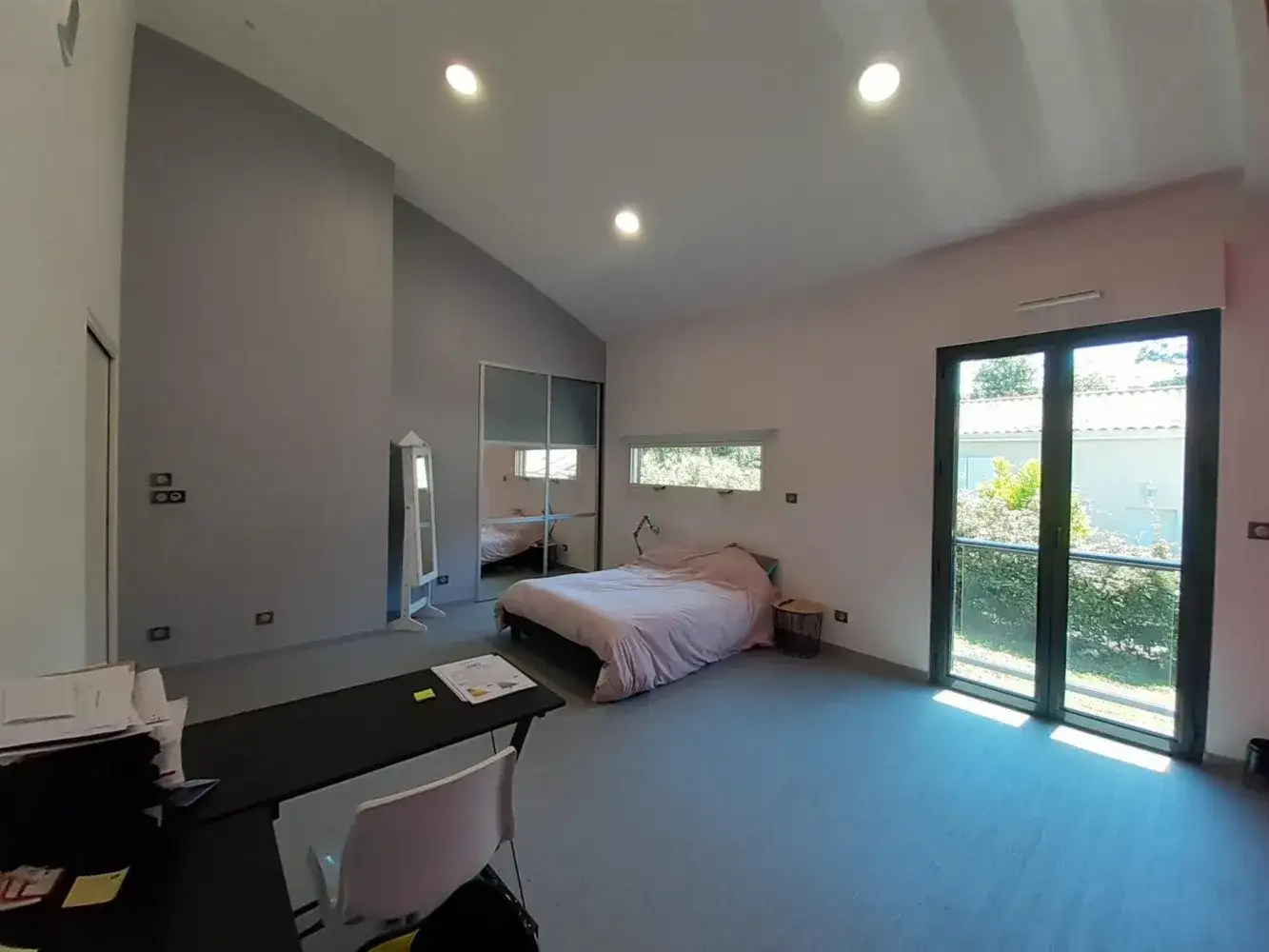 Castle 255m² in France, Vounei-soo-Biar. Priced at 464000€ rent photo-11