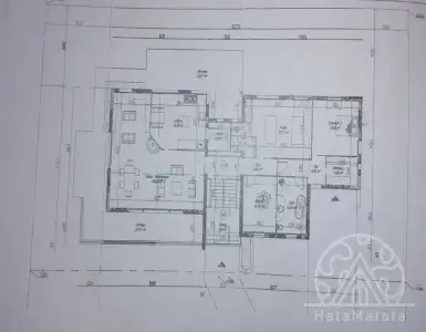 Buy in France for 464000€