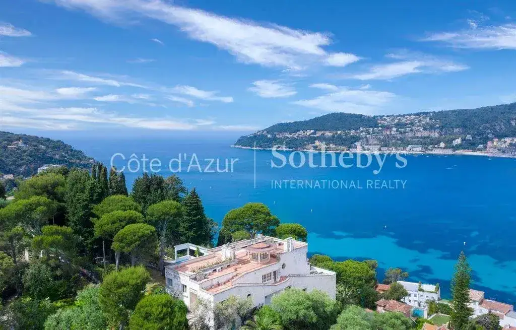Castle 595m² in France, Saint-Jean-Cap-Ferrat. Priced at 15500000€ rent photo-5