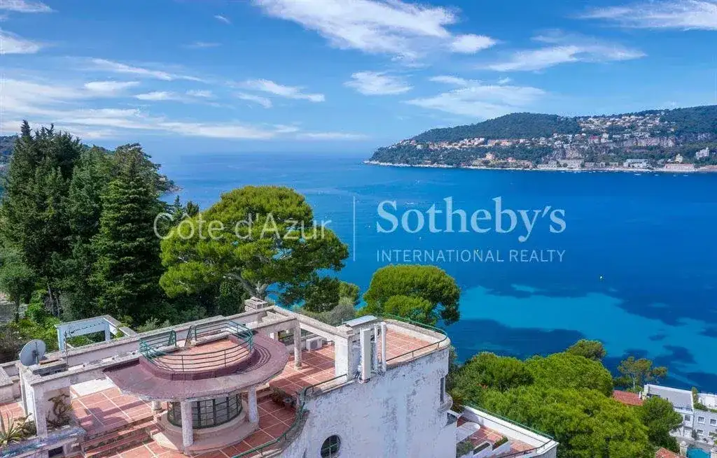 Castle 595m² in France, Saint-Jean-Cap-Ferrat. Priced at 15500000€ rent photo-6