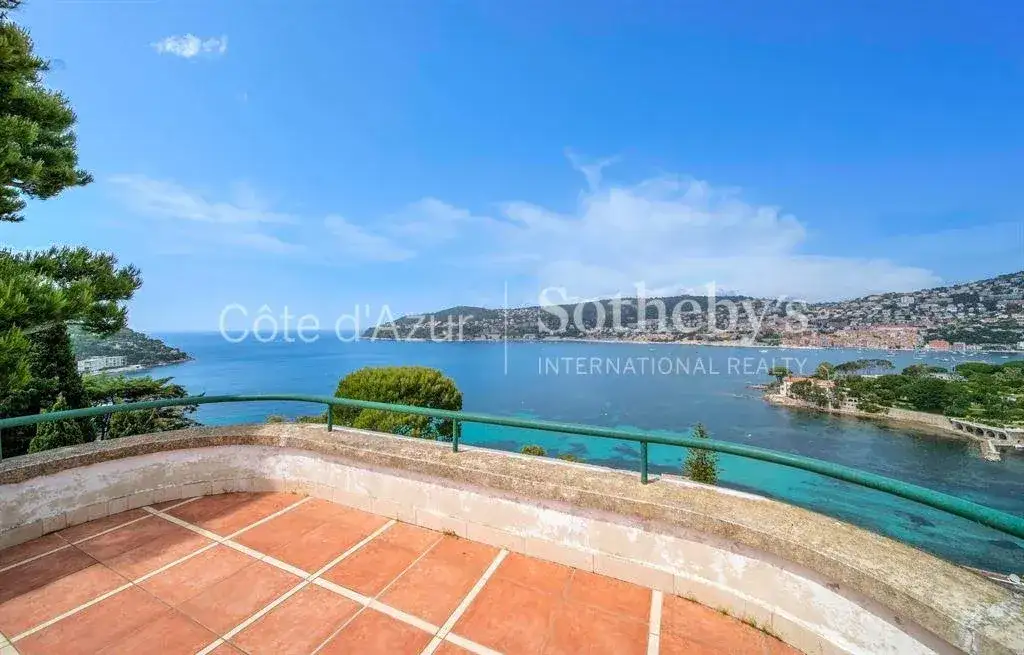 Castle 595m² in France, Saint-Jean-Cap-Ferrat. Priced at 15500000€ rent photo-9