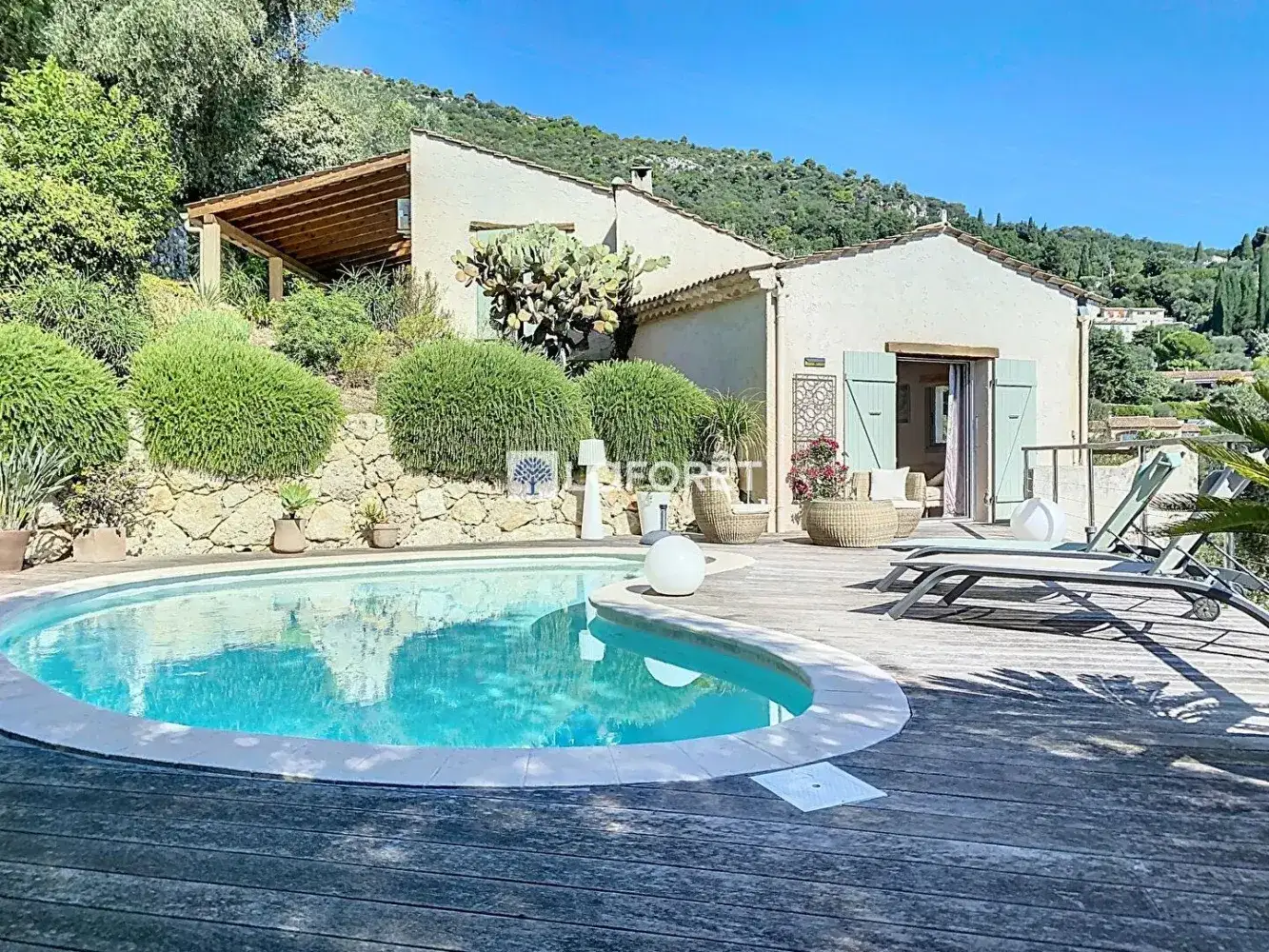 Castle 151m² in France, Carrot. Priced at 650000€ rent photo-5