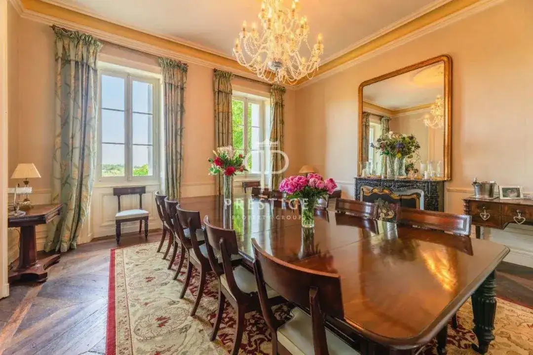 Castle 520m² in France, Blasimon. Priced at 1260000€ rent photo-9