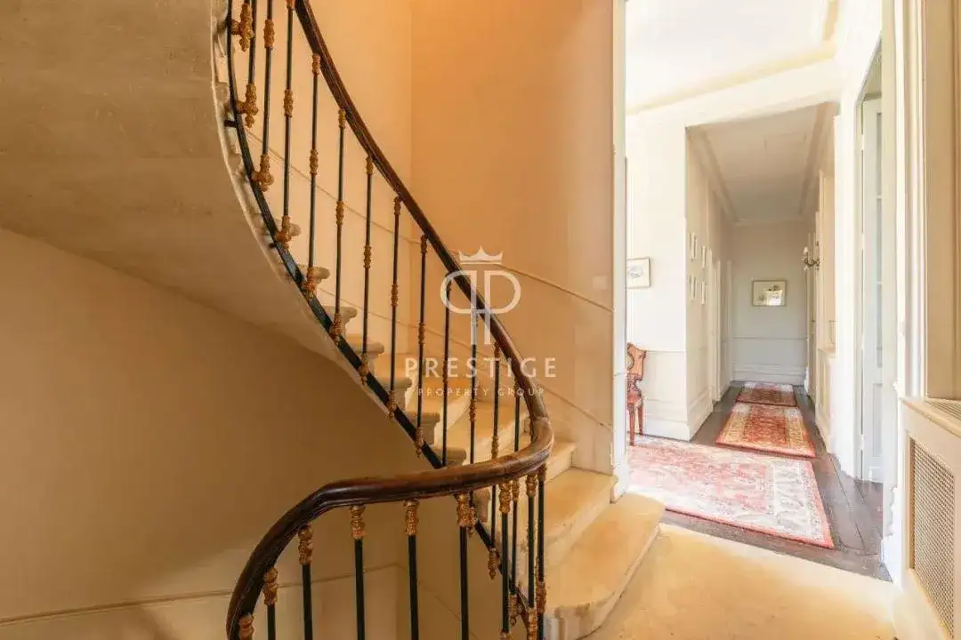 Castle 520m² in France, Blasimon. Priced at 1260000€ rent photo-12