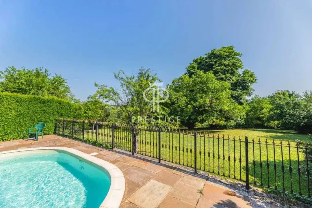 Castle 520m² in France, Blasimon. Priced at 1260000€ rent photo-13