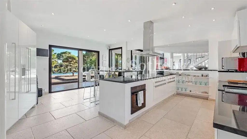 Castle 320m² in France, Grima. Priced at 3950000€ rent photo-1
