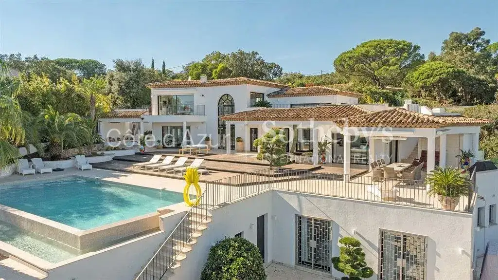 Castle 320m² in France, Grima. Priced at 3950000€ rent photo-5