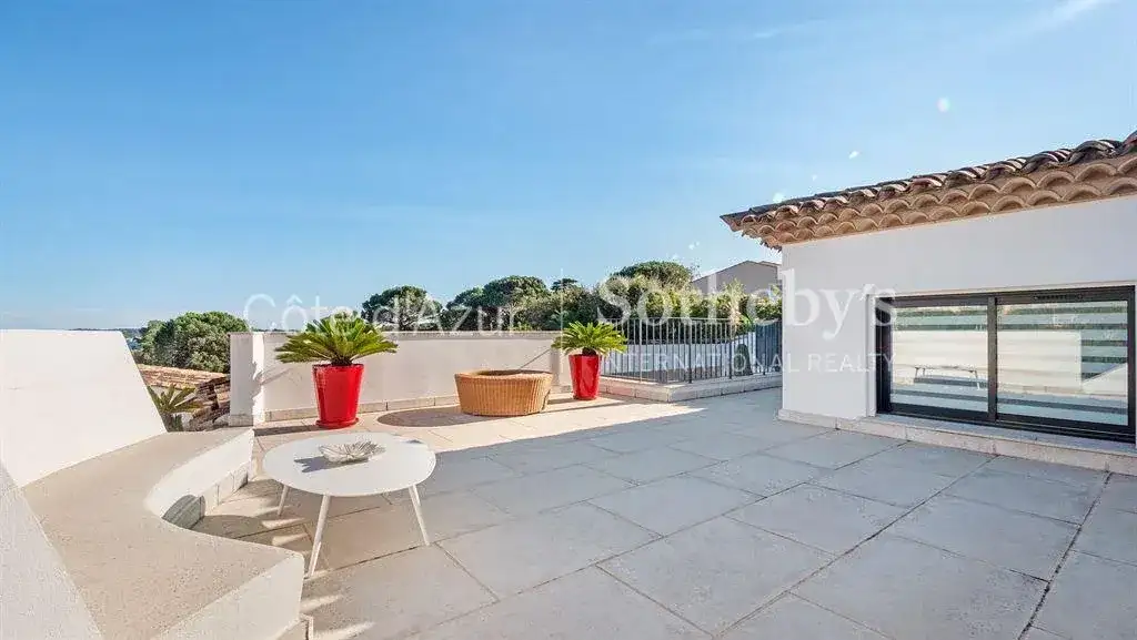 Castle 320m² in France, Grima. Priced at 3950000€ rent photo-8