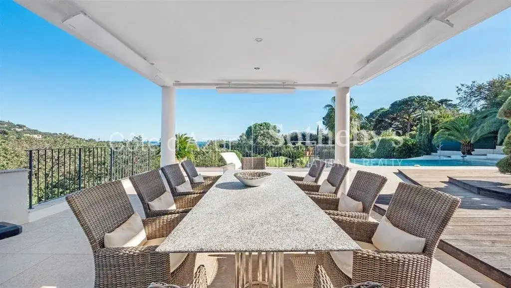 Castle 320m² in France, Grima. Priced at 3950000€ rent photo-11