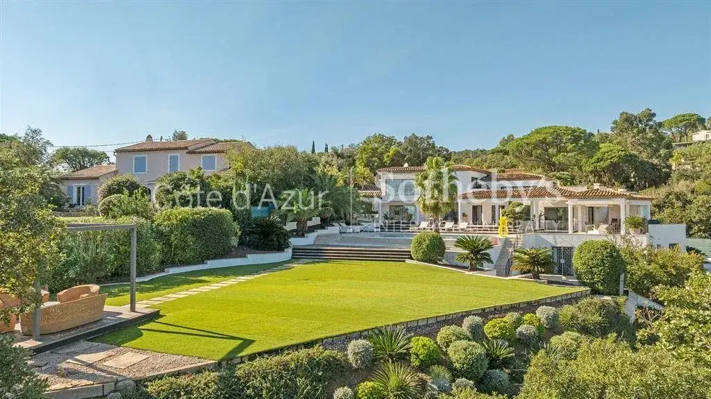 Castle 320m² in France, Grima. Priced at 3950000€ rent photo-12