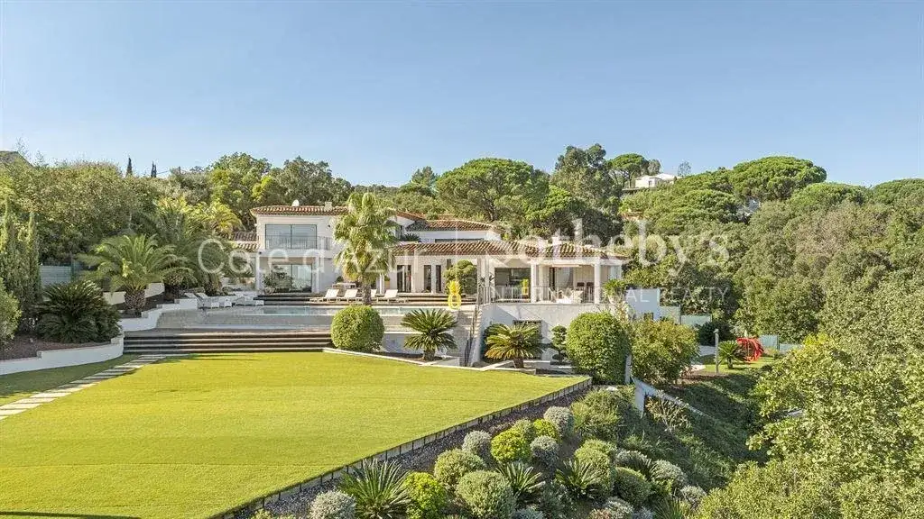 Castle 320m² in France, Grima. Priced at 3950000€ rent photo-14