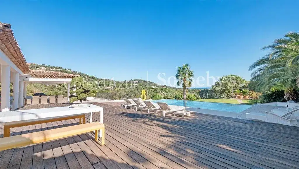 Castle 320m² in France, Grima. Priced at 3950000€ rent photo-16