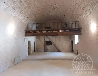Buy in France for 1785000€