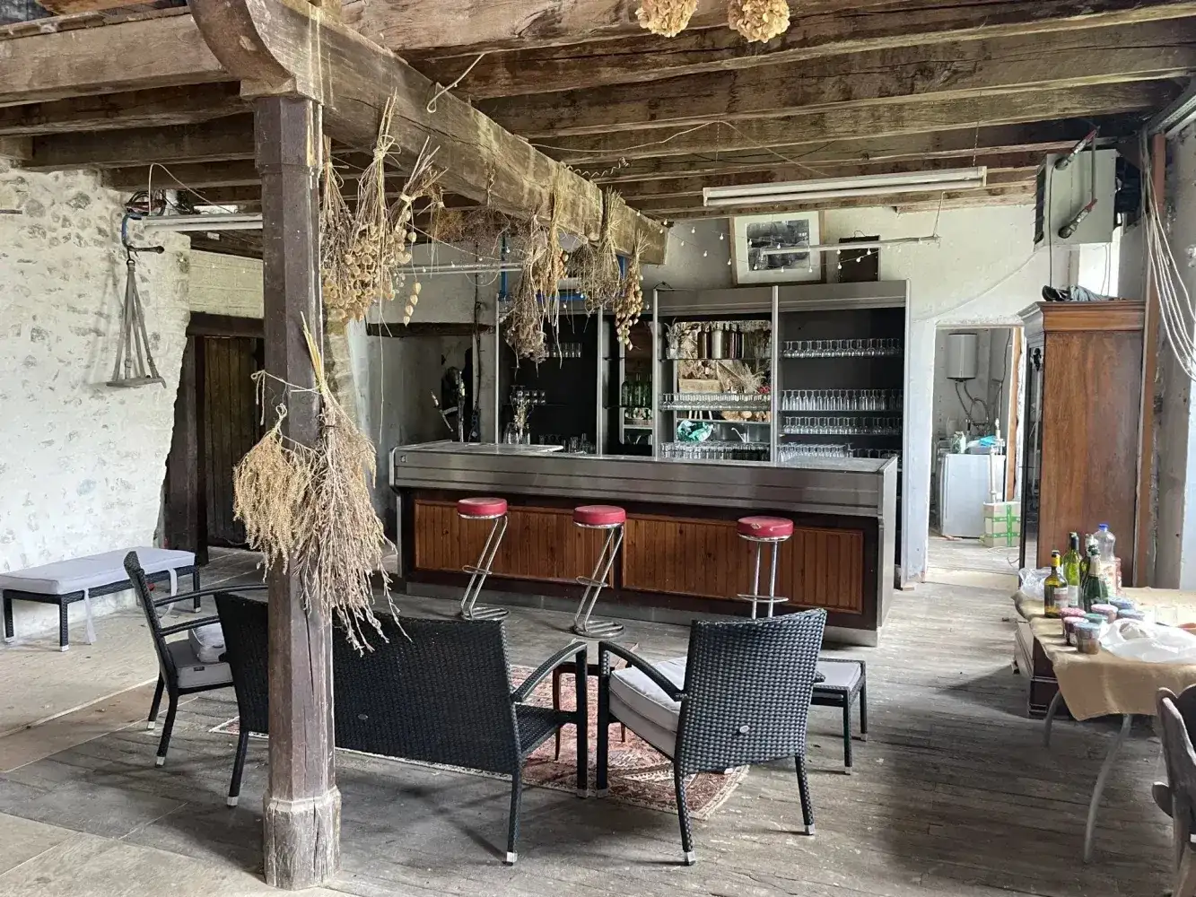 Castle 1001m² in France, L'il Jourden. Priced at 750000€ rent photo-12