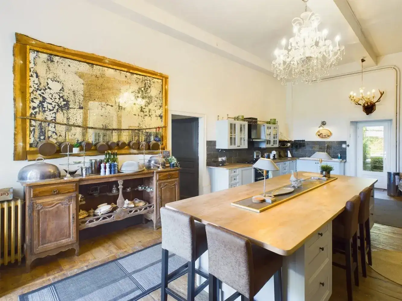 Castle 328m² in France, Notron. Priced at 599000€ rent photo-12