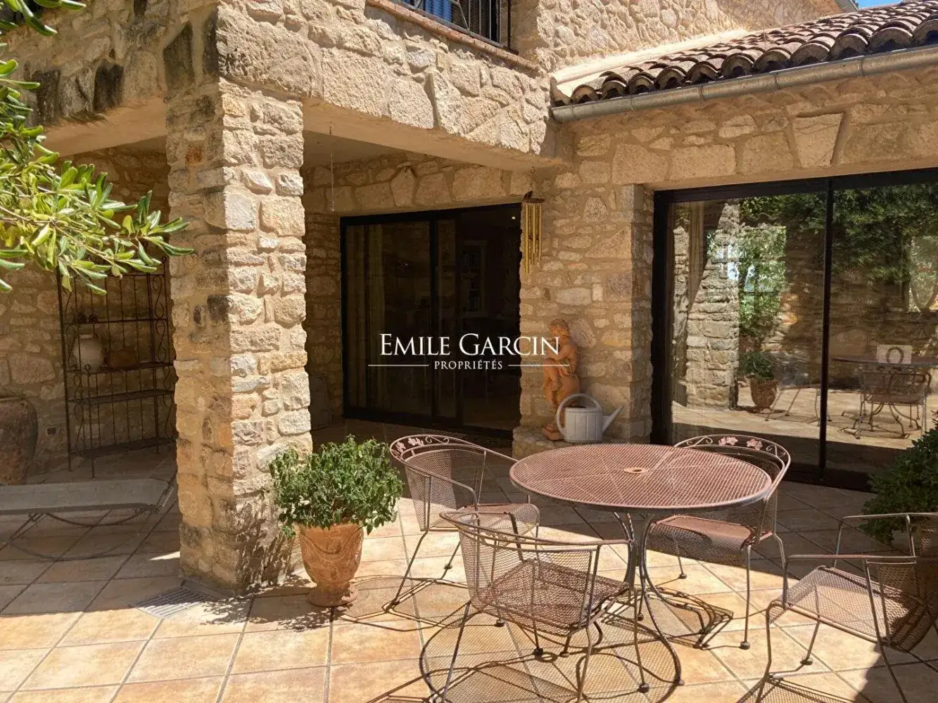 Castle 300m² in France, Baron. Priced at 1090000€ rent photo-3