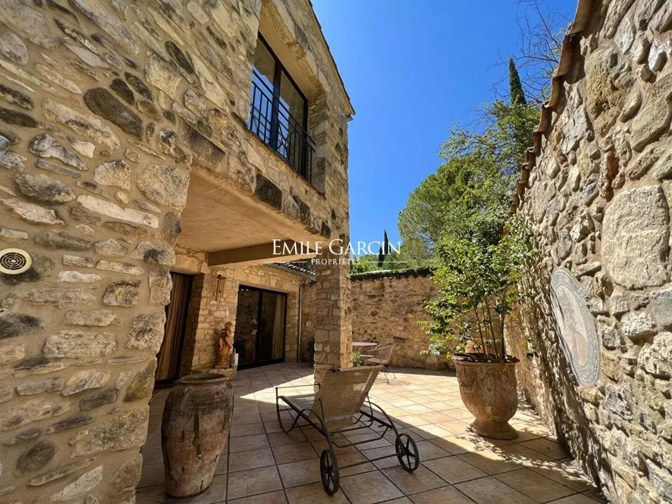 Castle 300m² in France, Baron. Priced at 1090000€ rent photo-4