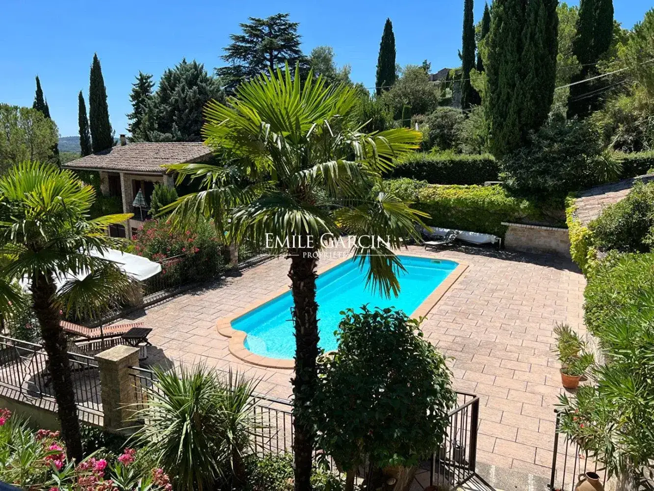 Castle 300m² in France, Baron. Priced at 1090000€ rent photo-7