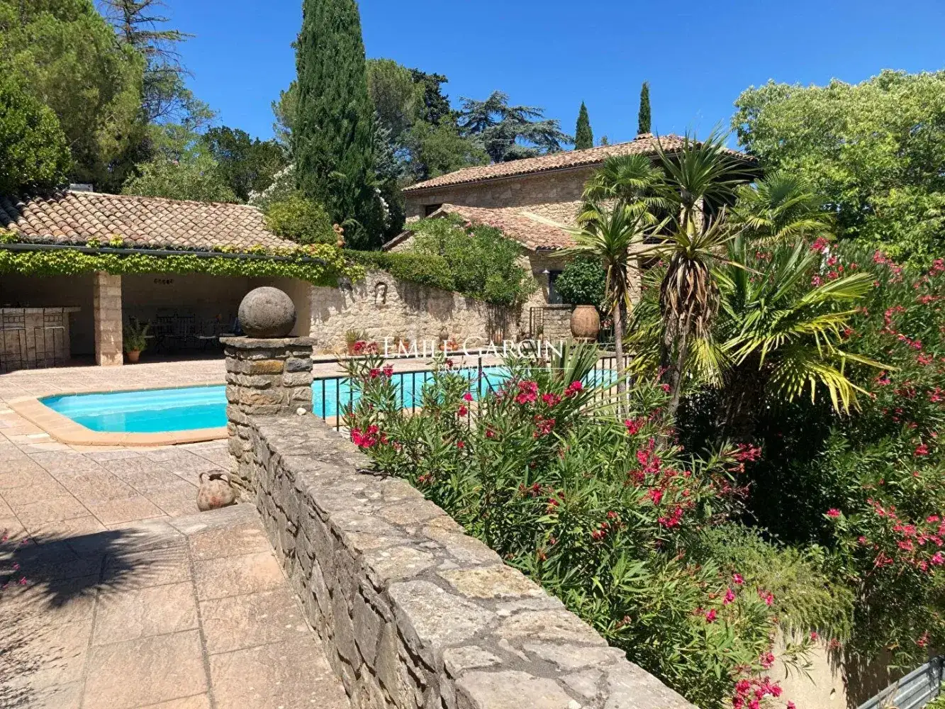 Castle 300m² in France, Baron. Priced at 1090000€ rent photo-8