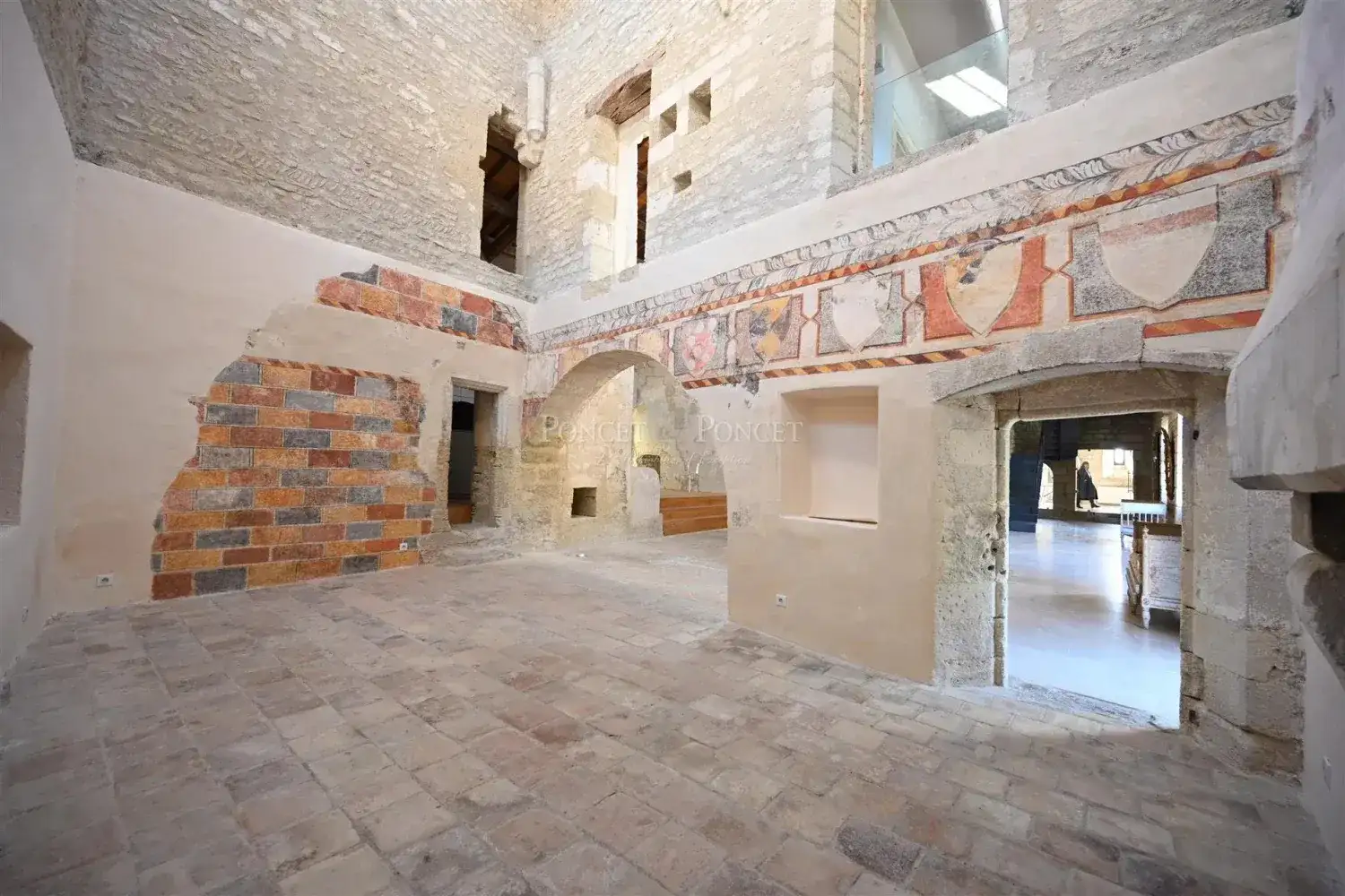 Castle 1400m² in France, Yuses. Priced at 4725000€ rent photo-2