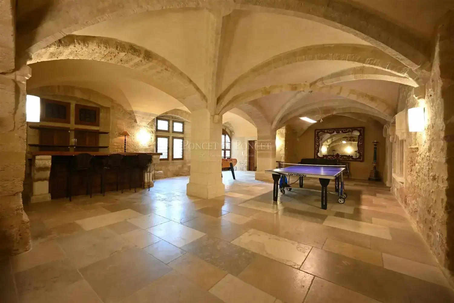 Castle 1400m² in France, Yuses. Priced at 4725000€ rent photo-6