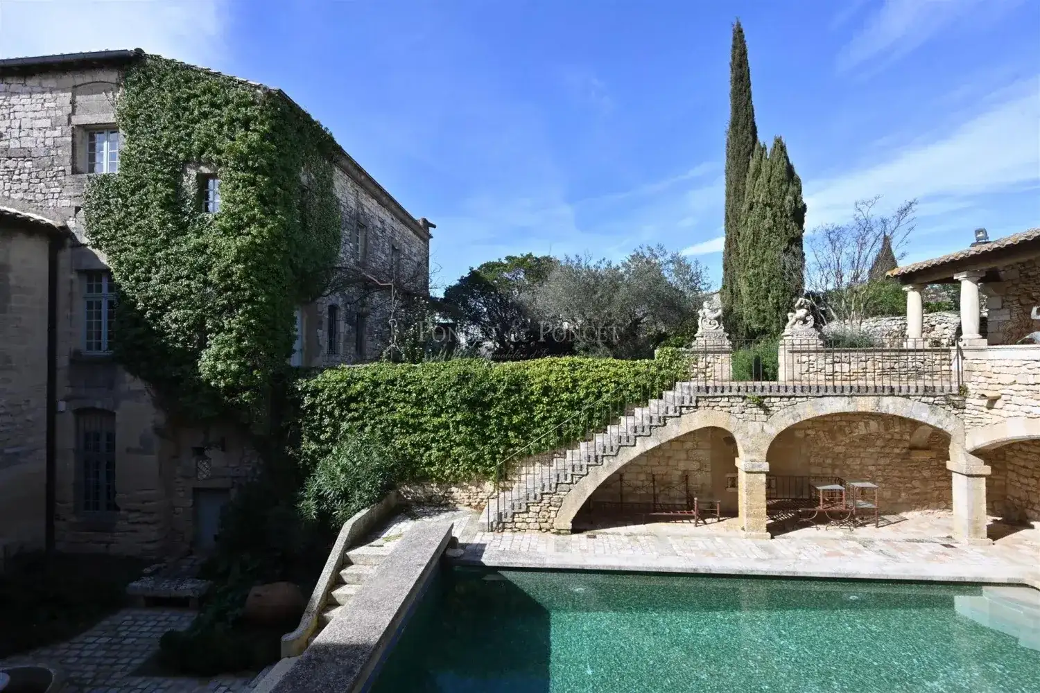 Castle 1400m² in France, Yuses. Priced at 4725000€ rent photo-13