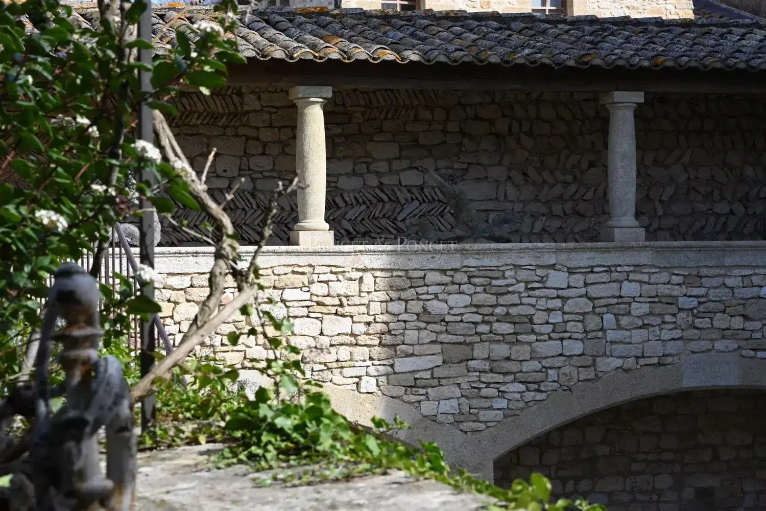 Castle 1400m² in France, Yuses. Priced at 4725000€ rent photo-16